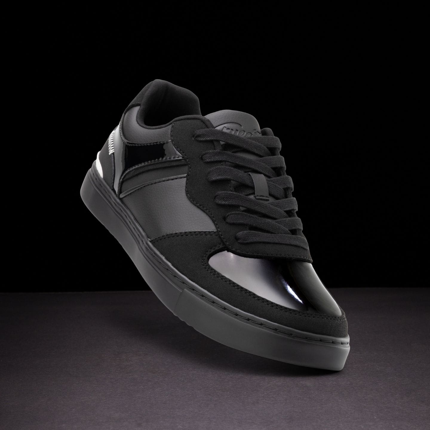 Derek Hough | Low-top
