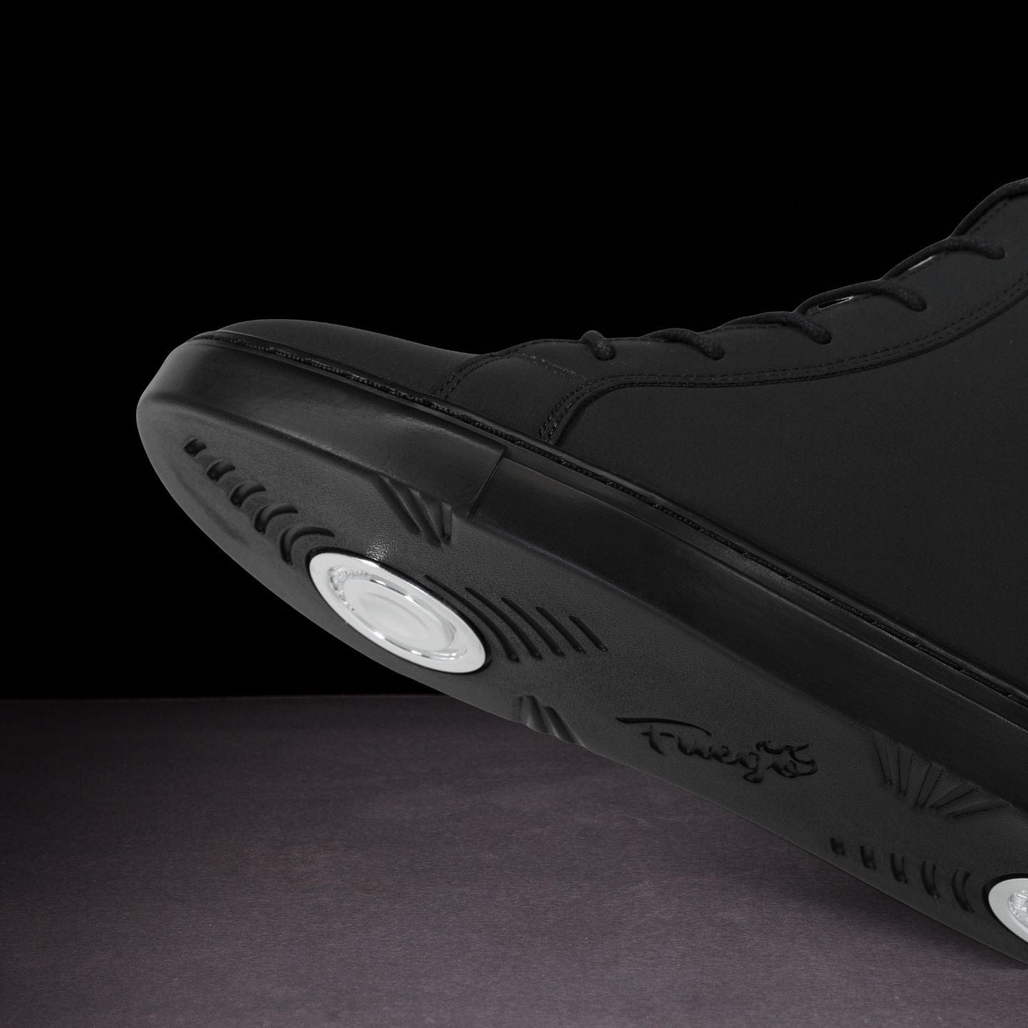 All-black | Wedge