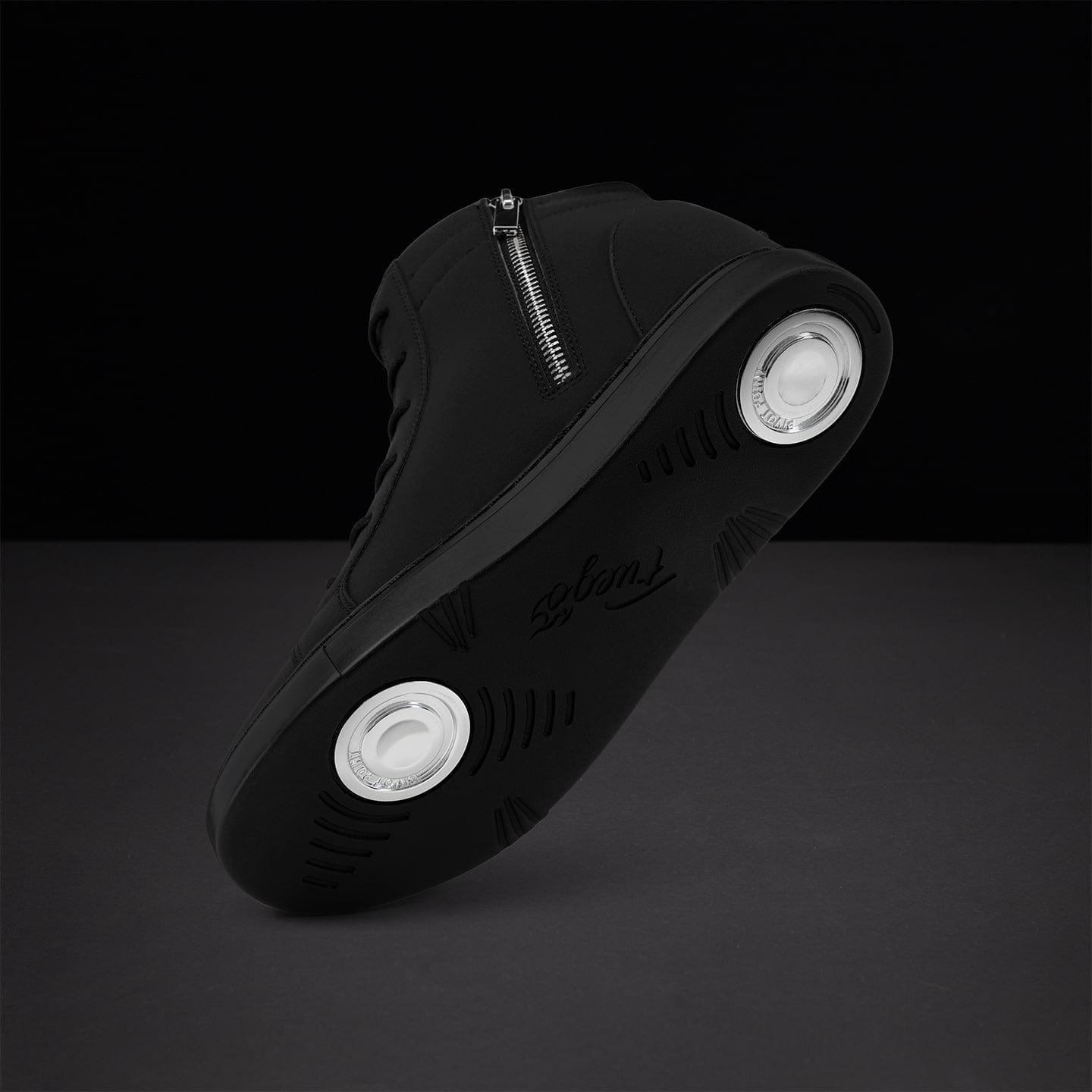 All-black | Wedge